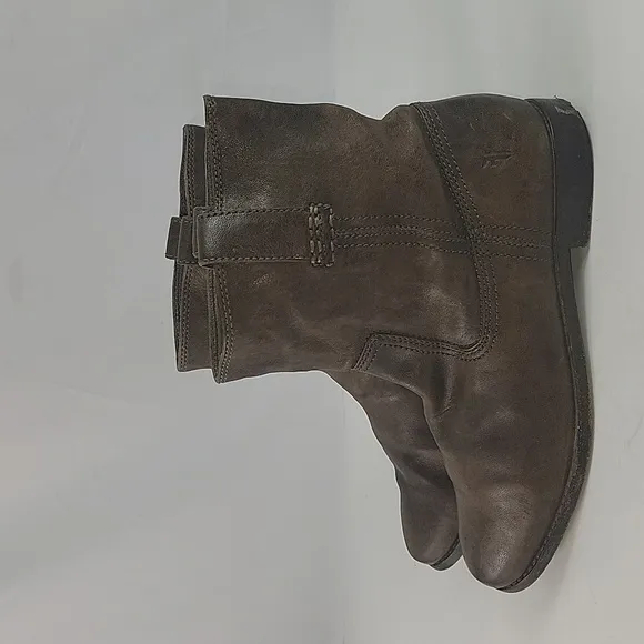 Frye Anna Short Classic Leather Pull On Ankle Boots