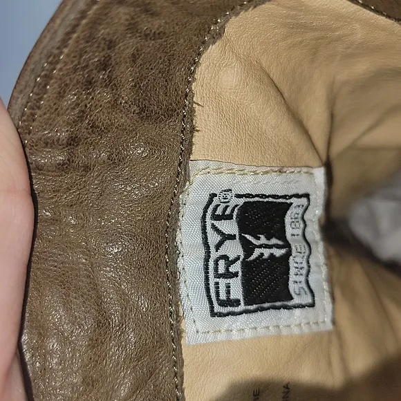 Frye Anna Short Classic Leather Pull On Ankle Boots