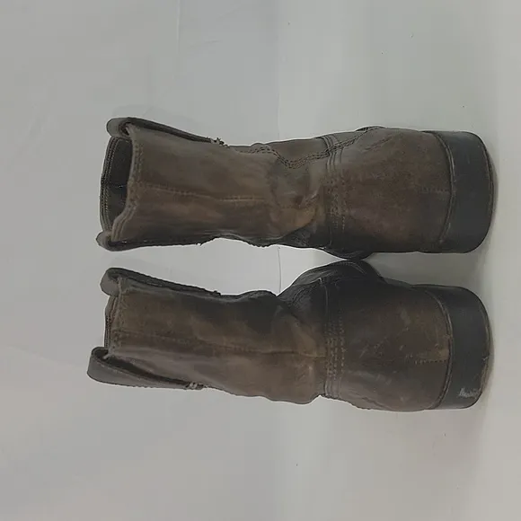 Frye Anna Short Classic Leather Pull On Ankle Boots