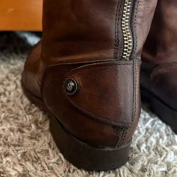 FRYE Women's Melissa Button Back Zip
