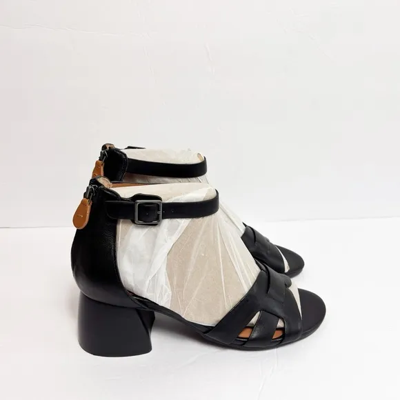 GENTLE SOULDS BY KENNETH COLE MYLA HEELED BLACK LEATHER SANDALS SIZE 10 NEW
