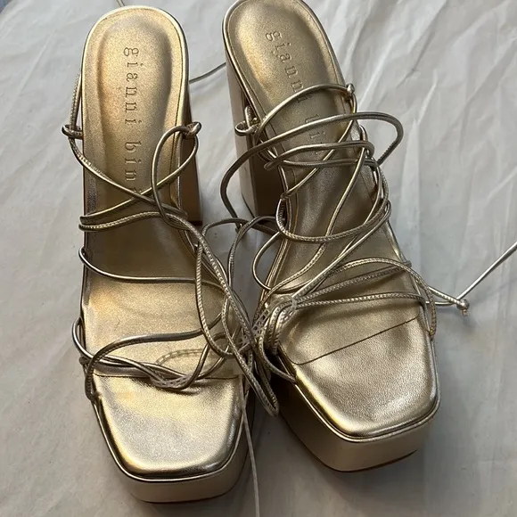 Gianni Bini Rixey Leather Platform Ankle Wrap Strappy Sandals.