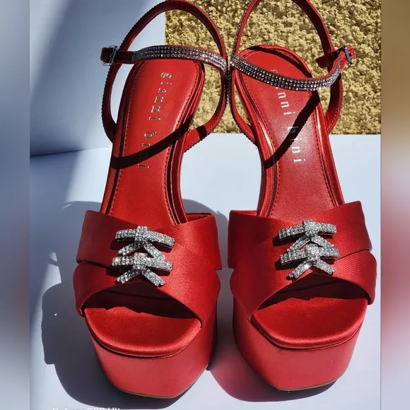 Gianni Bini Women's Dempsey Red Satin Bow Platform Sandals Size 9