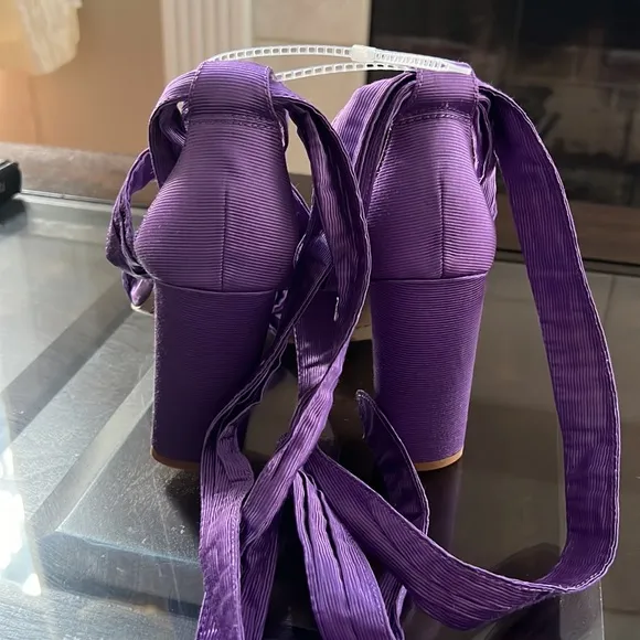 Gianni BiniAstraahh Ankle Wrap Block Heel Sandals