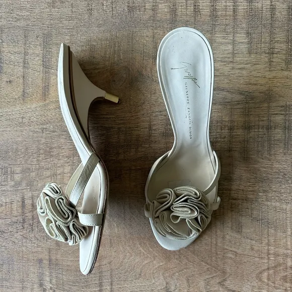 Giuseppe Zanotti Women's Tan Sandals
