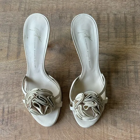 Giuseppe Zanotti Women's Tan Sandals