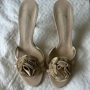 Giuseppe Zanotti Women's Tan Sandals