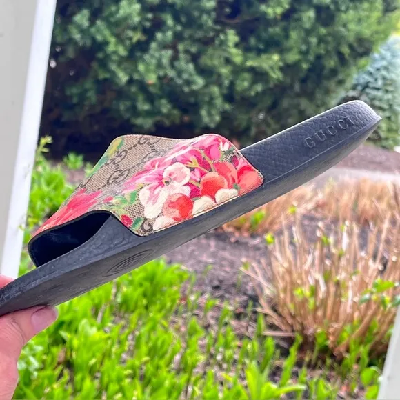 Gucci Bloom Slides Sandals with Elegant Design