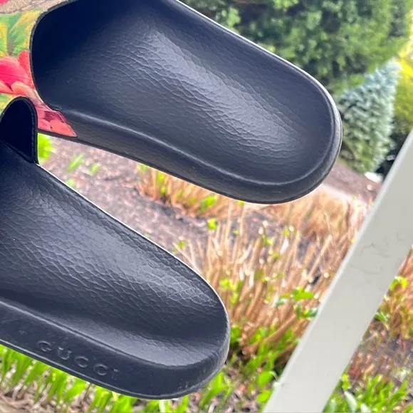 Gucci Bloom Slides Sandals with Elegant Design