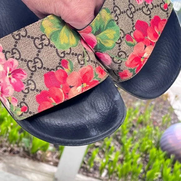 Gucci Bloom Slides Sandals with Elegant Design