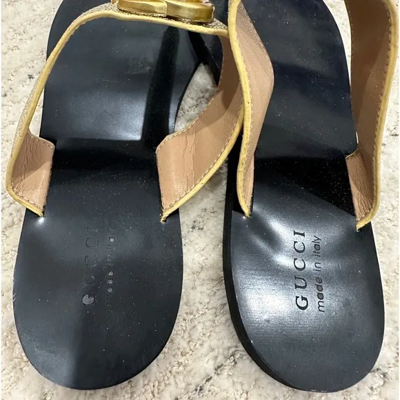 Gucci Metallic Gold Leather GG Marmont Thong Flat Sandals Size 37