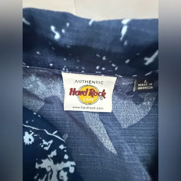 Hard Rock Cafe 90's Fender Guitar Short Sleeve Button Down Blue Men’s Size Large