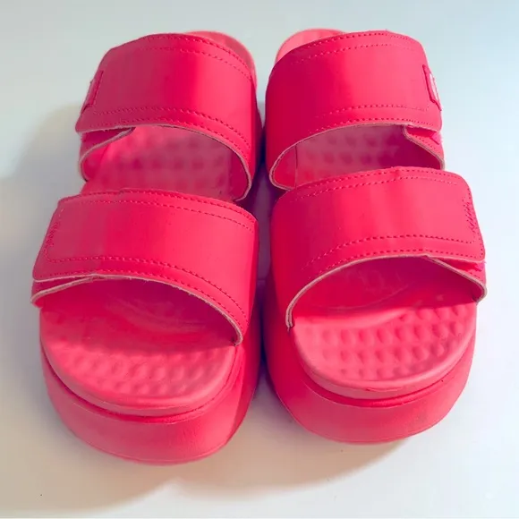 Hey Dude Delray Electric Pink Slide Sandals Size 10