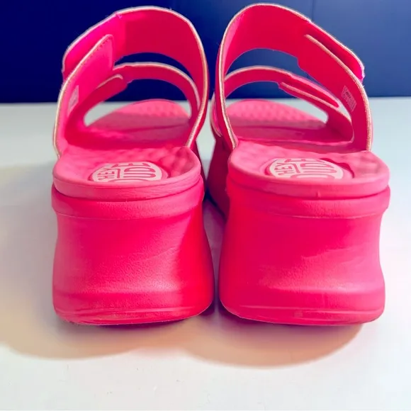 Hey Dude Delray Electric Pink Slide Sandals Size 10