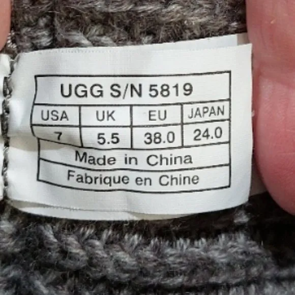 💥HOT ITEM💥UGG Cardy Sheepskin Wool Treadlite Slouch Button Boot in Grey