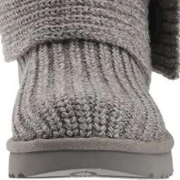 💥HOT ITEM💥UGG Cardy Sheepskin Wool Treadlite Slouch Button Boot in Grey