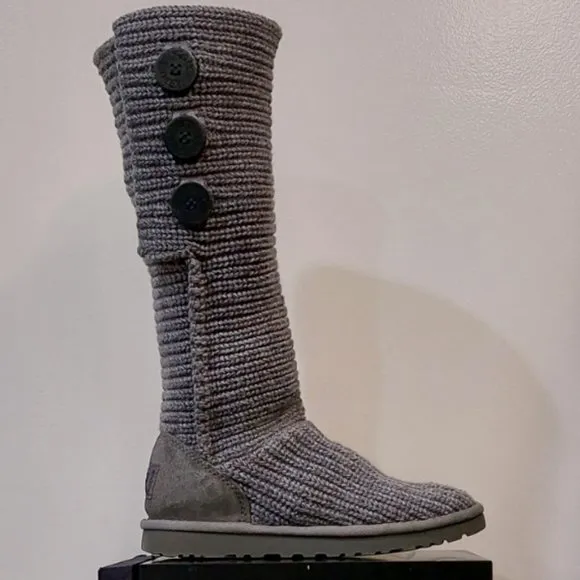 💥HOT ITEM💥UGG Cardy Sheepskin Wool Treadlite Slouch Button Boot in Grey