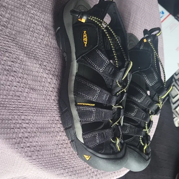 KEEN Men's Black Sandals