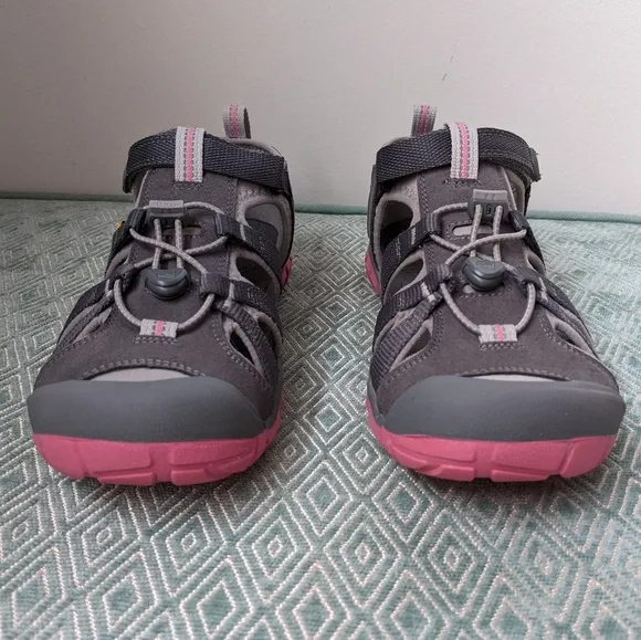 Keen Seacamp Youth Sandals in Gray &amp; Rose