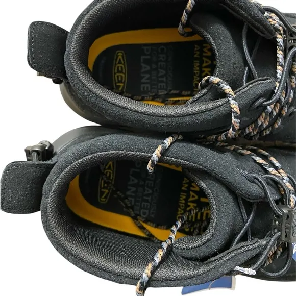 Keen Uneek Chukka arch support boots men black 8.5 NWT