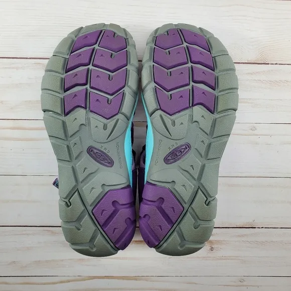 KEEN Youth Size 2 Purple Seacamp‎ II CNX Majesty Tibetan Stone Sandals 1020701