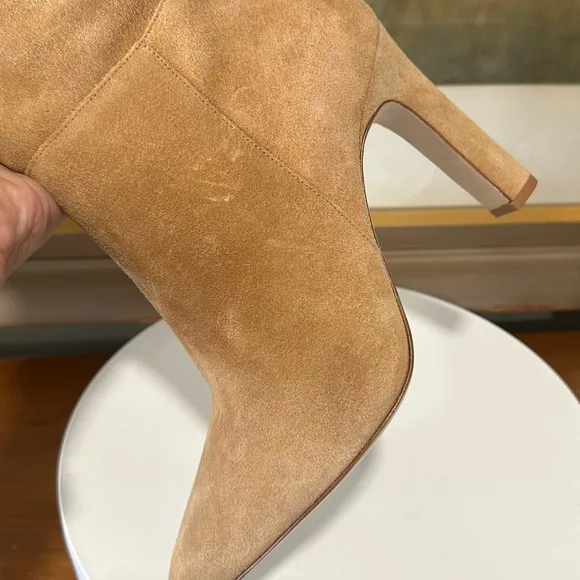 🌹LARROUDE🌹 Cindy Boot In Toasted Suede Size: 9
