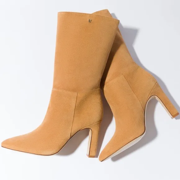 🌹LARROUDE🌹 Cindy Boot In Toasted Suede Size: 9