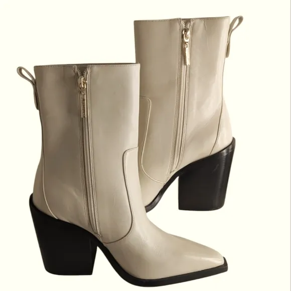 Larroude James Ivory Leather Pointed Toe Boot ..Size 9