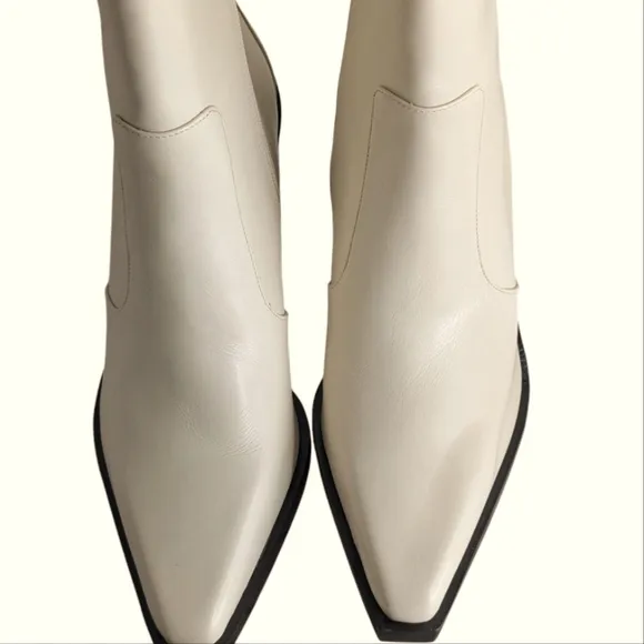 Larroude James Ivory Leather Pointed Toe Boot ..Size 9