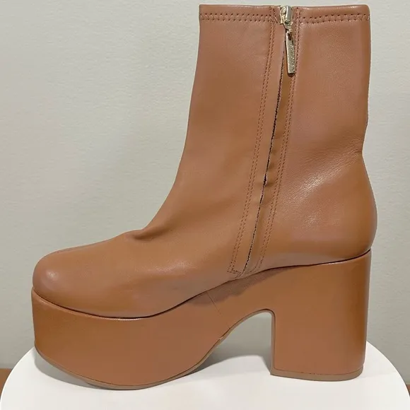 🌹LARROUDE🌹 Miso Platform Boot In Caramel Stretch Leather Size: 9