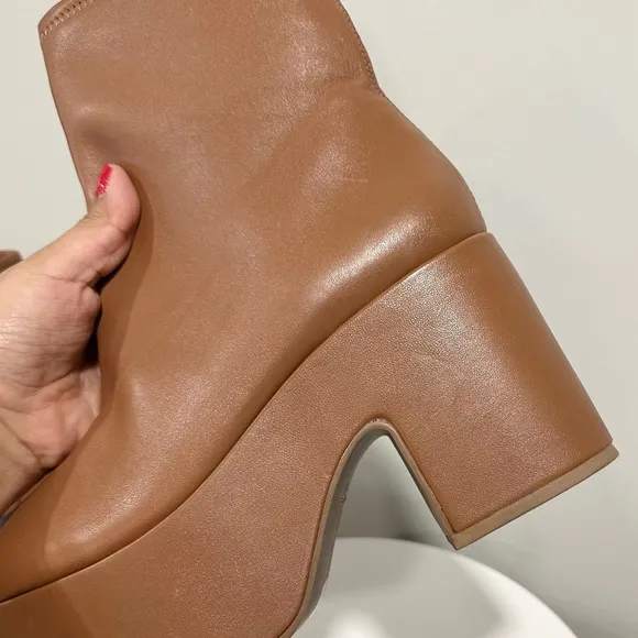 🌹LARROUDE🌹 Miso Platform Boot In Caramel Stretch Leather Size: 9