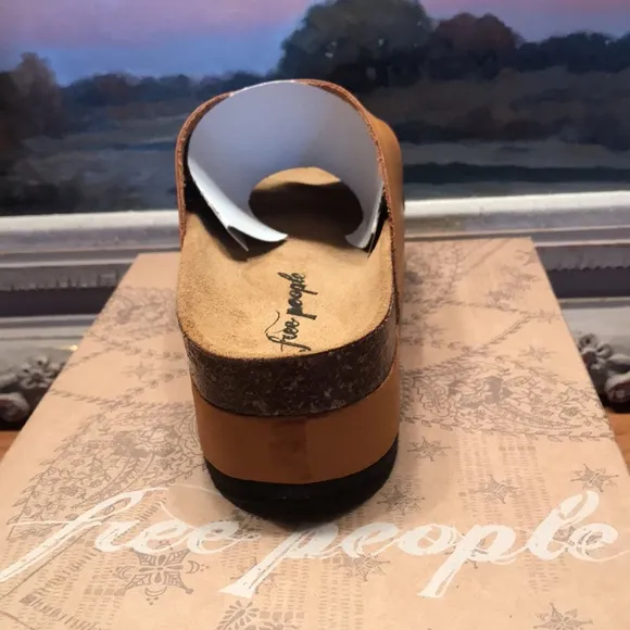 LAST PAIRS!  new FREE PEOPLE  Sidelines Flatform Sandals  392S0