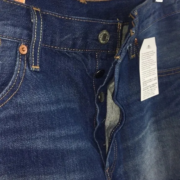 Levi’s 501 Original Fit Button Fly Cutoff Jean