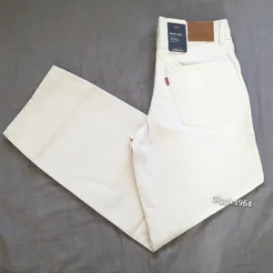 Levi's Baggy Dad Jeans Barely Freezing Off White