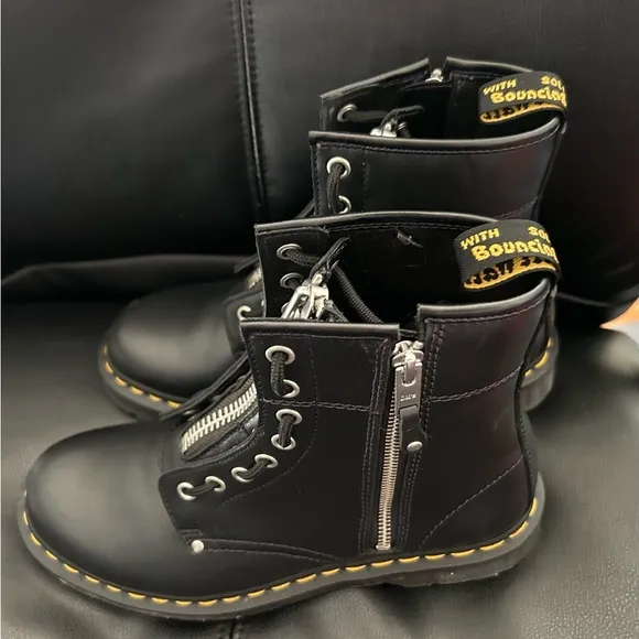 LIKE NEW Dr. Martens Boots Black 1460 Twin Zip Leather Lace Up Boots Size 9
