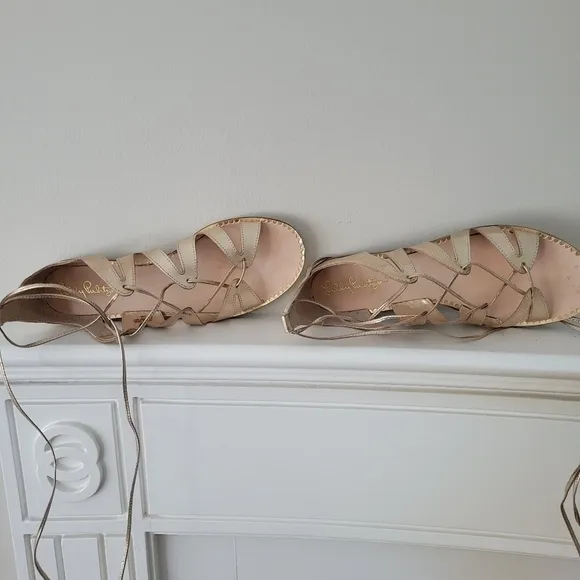 Lilly pulitzer Fit to be Gold Gladiator sandals size 7M.