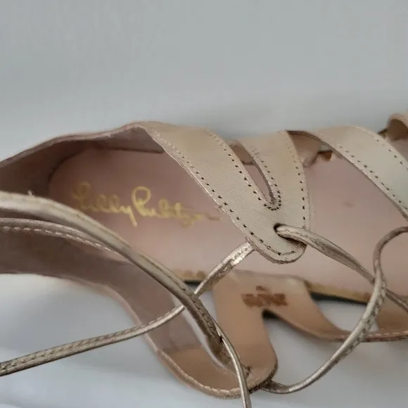 Lilly pulitzer Fit to be Gold Gladiator sandals size 7M.