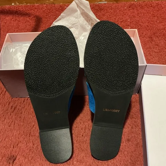Lisa Vicky Bonus-V teal kid suede sandals