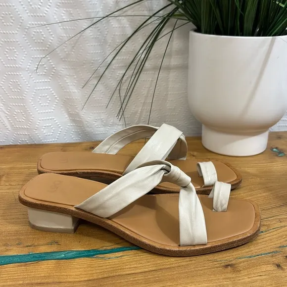 LOQ Pau Sandals in Cream