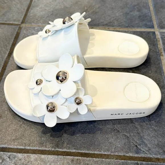 Marc Jacobs Daisy Aqua Embellished Pool Slide Sandals Floral Open Toe Flat White