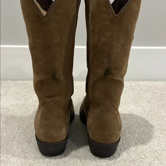 Men’s Ariat Heritage R Toe Western Suede Boot Size 10D (medium)