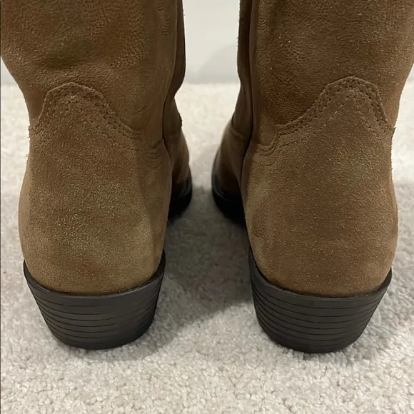 Men’s Ariat Heritage R Toe Western Suede Boot Size 10D (medium)