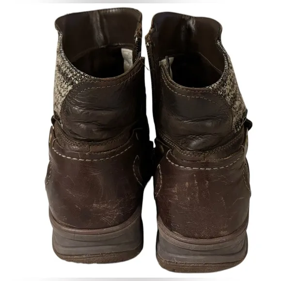 MERRELL “Eventyr” Waterproof Strap Boots