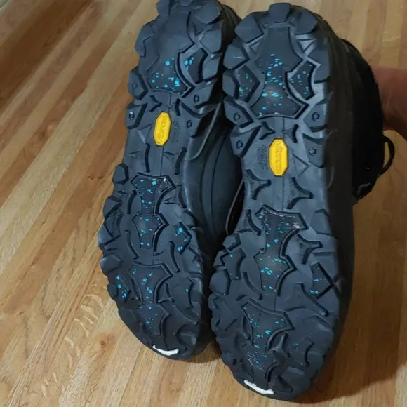 Merrell Vibram Artic Grip Boots 8.5