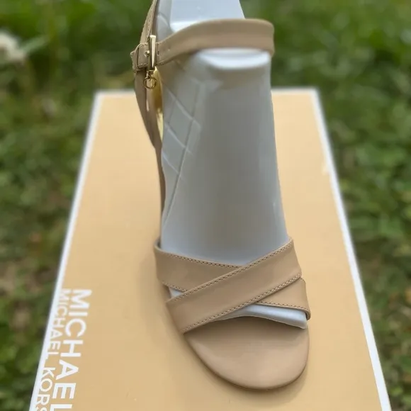 Michael Kors Tan Sandals Smooth Finish