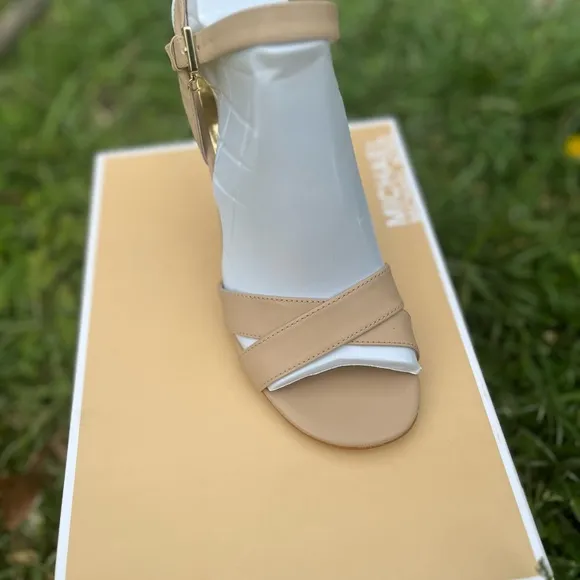 Michael Kors Tan Sandals Smooth Finish