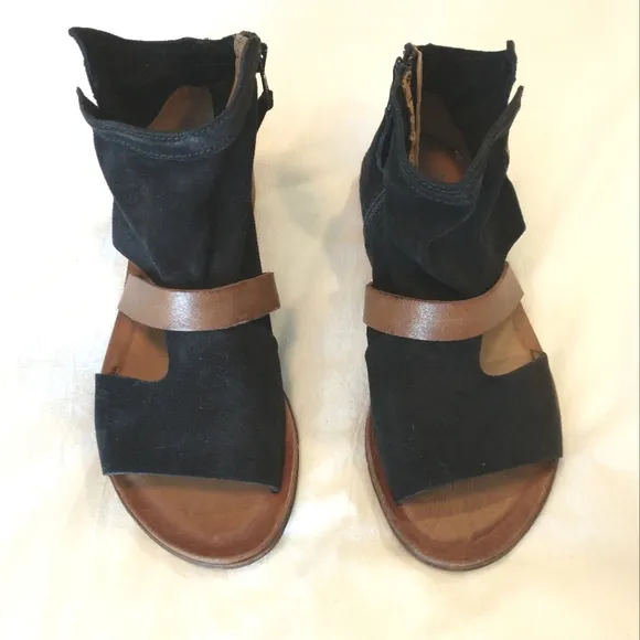 Miz Mooz Finney Suede Sandals - 37 &amp; 40 WIDE EU - Black Suede - NWOB