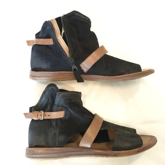 Miz Mooz Finney Suede Sandals - 37 &amp; 40 WIDE EU - Black Suede - NWOB