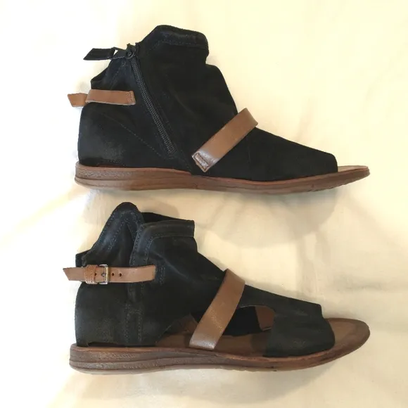 Miz Mooz Finney Suede Sandals - 37 &amp; 40 WIDE EU - Black Suede - NWOB