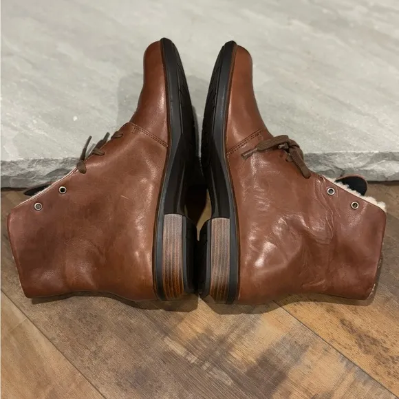 Naot Women’s Size 39 US 8-8.5 Pali Soft Chestnut Brown Leather Shearling Boots